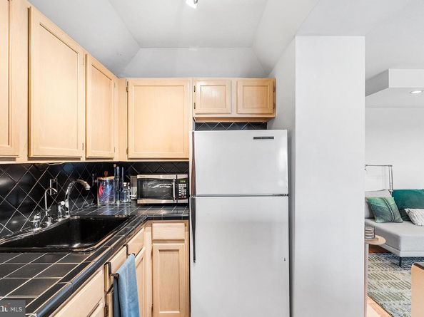 604 S Washington Square 1106, Philadelphia PA 19106