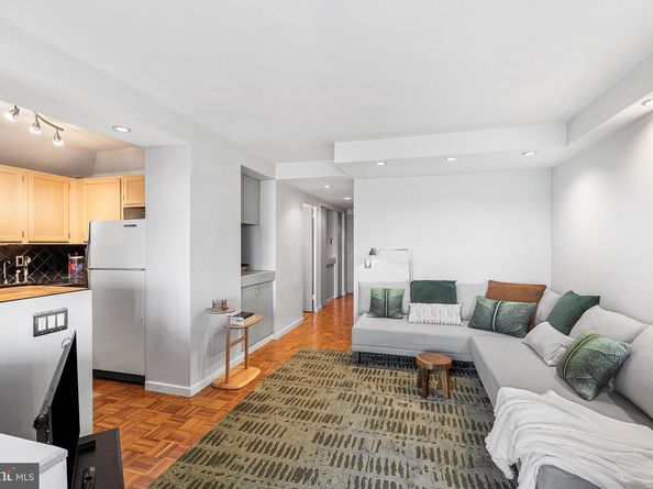 604 S Washington Square 1106, Philadelphia PA 19106