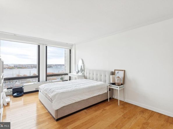 210 Locust Street 15AW, Philadelphia PA 19106