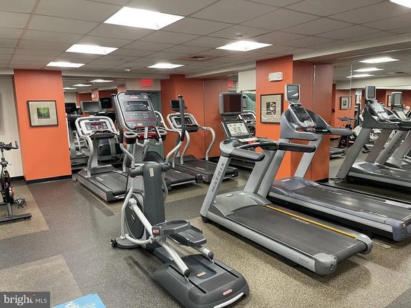 210 Locust Street 15AW, Philadelphia PA 19106