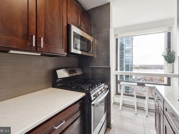 210 Locust Street 15AW, Philadelphia PA 19106