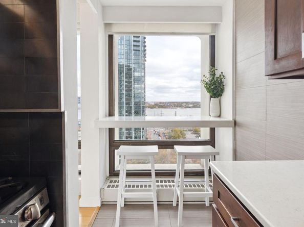 210 Locust Street 15AW, Philadelphia PA 19106