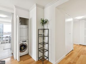 210 Locust Street 15AW, Philadelphia PA 19106