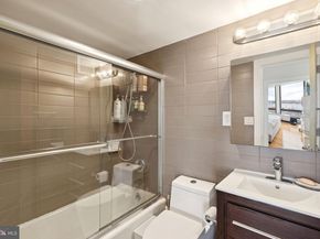 210 Locust Street 15AW, Philadelphia PA 19106