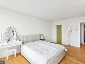 210 Locust Street 15AW, Philadelphia PA 19106