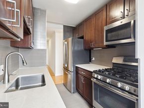 210 Locust Street 15AW, Philadelphia PA 19106