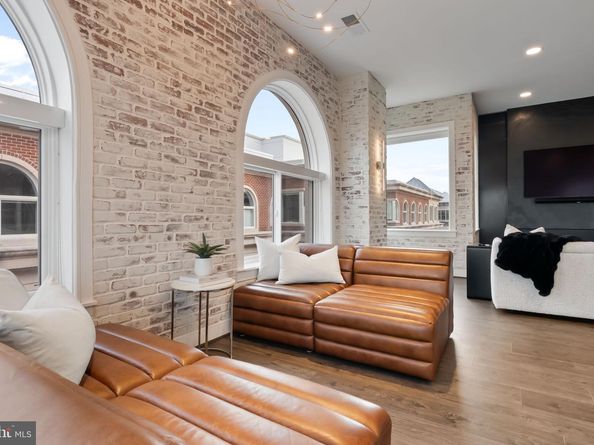 625 Slaters Lane 402, Alexandria VA 22314