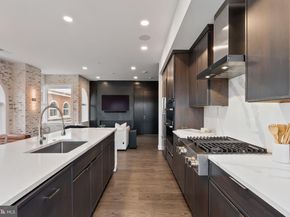 625 Slaters Lane 402, Alexandria VA 22314