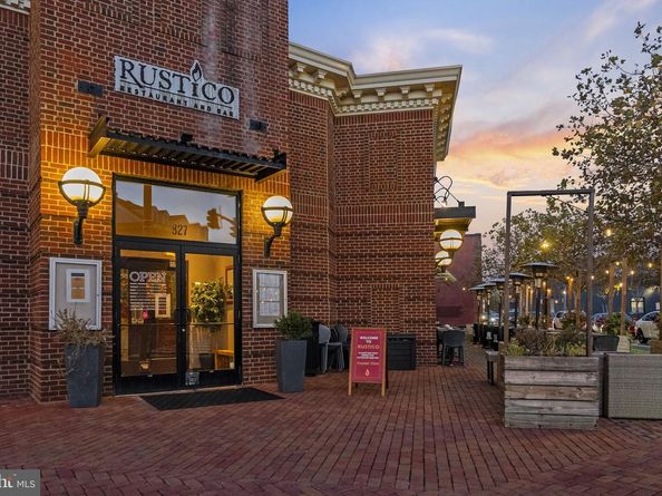 625 Slaters Lane 402, Alexandria VA 22314