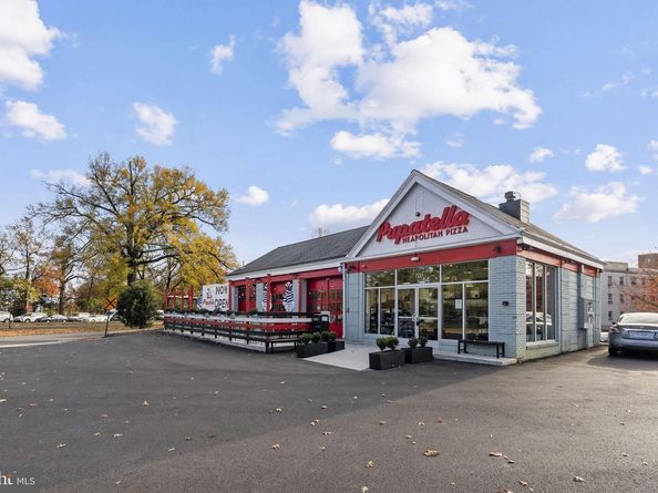 625 Slaters Lane 402, Alexandria VA 22314