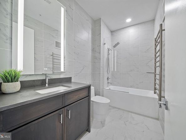 625 Slaters Lane 402, Alexandria VA 22314