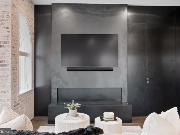 625 Slaters Lane 402, Alexandria VA 22314