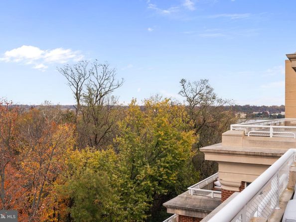 625 Slaters Lane 402, Alexandria VA 22314