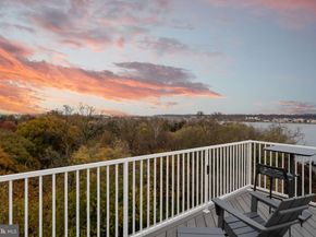 625 Slaters Lane 402, Alexandria VA 22314