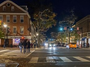 625 Slaters Lane 402, Alexandria VA 22314