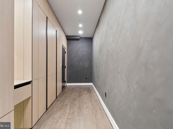 625 Slaters Lane 402, Alexandria VA 22314