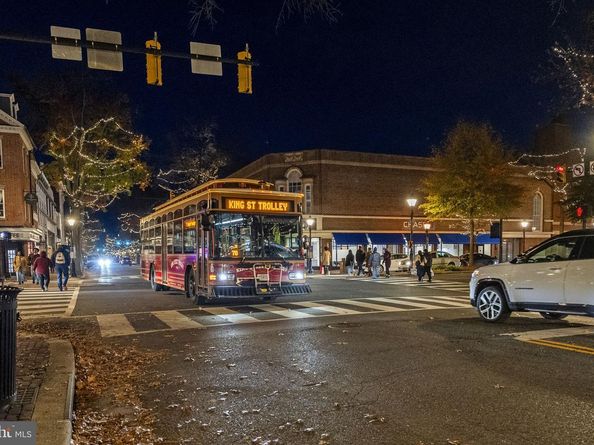 625 Slaters Lane 402, Alexandria VA 22314