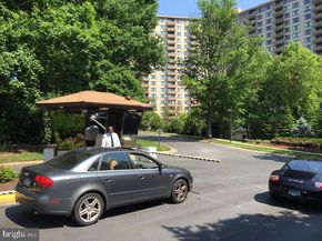 5225 Pooks Hill Road 1401N, Bethesda MD 20814