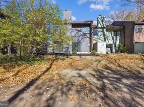 2015 Wethersfield Court, Reston VA 20191