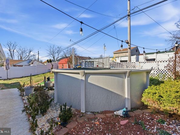 2752 Windsor Drive, Bensalem PA 19020