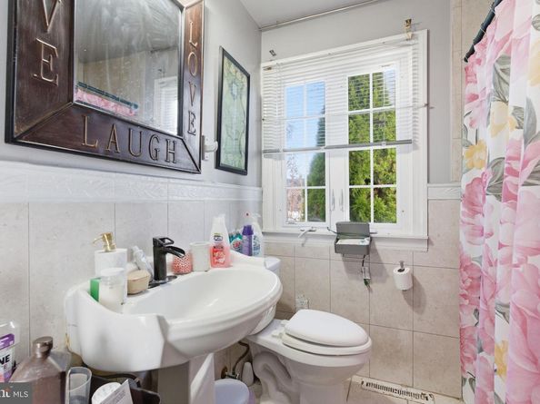 2752 Windsor Drive, Bensalem PA 19020