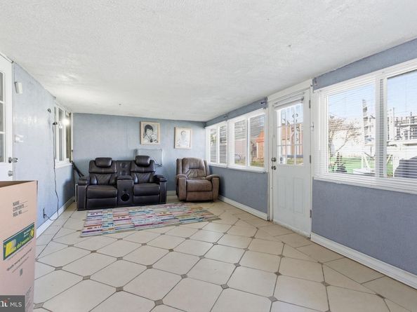 2752 Windsor Drive, Bensalem PA 19020