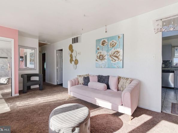 2752 Windsor Drive, Bensalem PA 19020