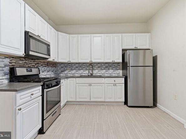 1421 11TH, Crum Lynne PA 19022