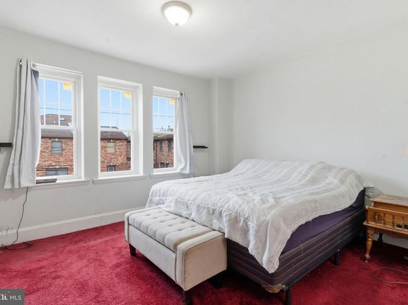 1421 11TH, Crum Lynne PA 19022