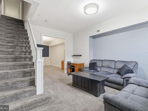 1421 11TH, Crum Lynne PA 19022