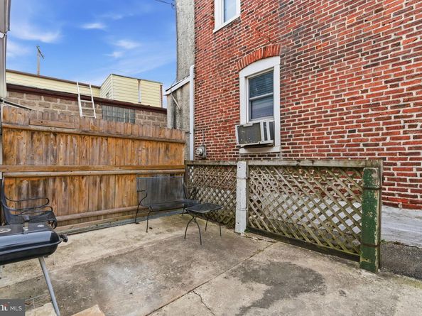 1421 11TH, Crum Lynne PA 19022