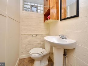 2216 Emerson Street, Philadelphia PA 19152