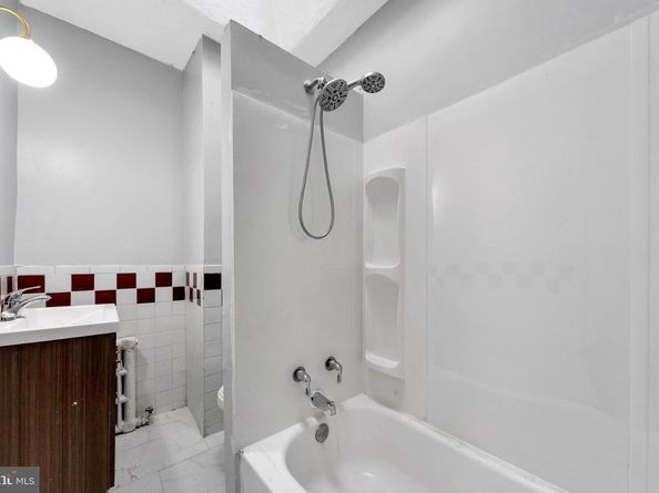 29 College Avenue, Upper Darby PA 19082