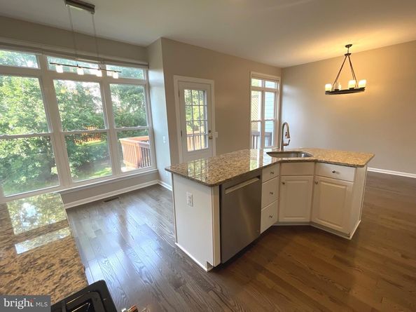 47616 Watkins Island Square, Sterling VA 20165