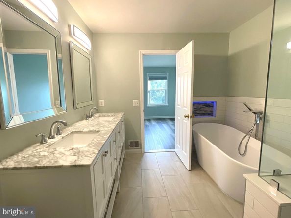 47616 Watkins Island Square, Sterling VA 20165