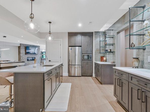 1700 Brookside Lane, Vienna VA 22182