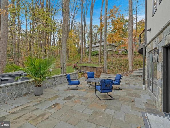 1700 Brookside Lane, Vienna VA 22182