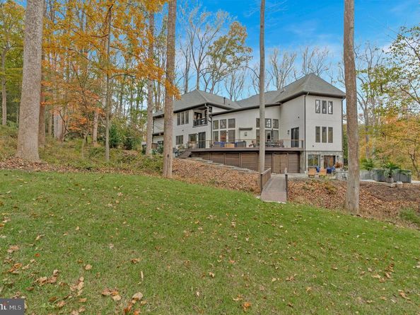 1700 Brookside Lane, Vienna VA 22182