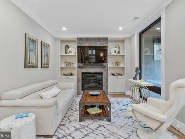 1700 Brookside Lane, Vienna VA 22182