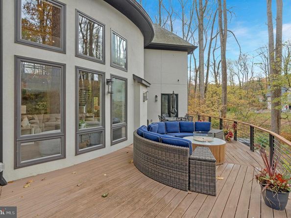 1700 Brookside Lane, Vienna VA 22182