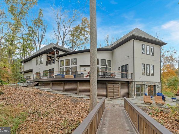 1700 Brookside Lane, Vienna VA 22182