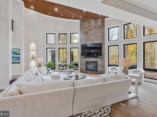 1700 Brookside Lane, Vienna VA 22182