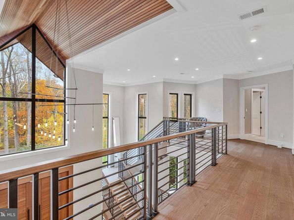 1700 Brookside Lane, Vienna VA 22182