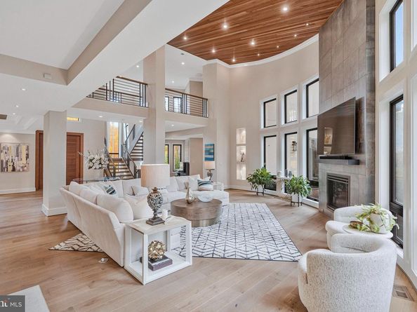 1700 Brookside Lane, Vienna VA 22182