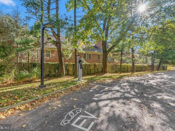 101 Cheswold Lane 2F, Haverford PA 19041