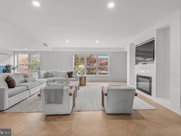 101 Cheswold Lane 2F, Haverford PA 19041