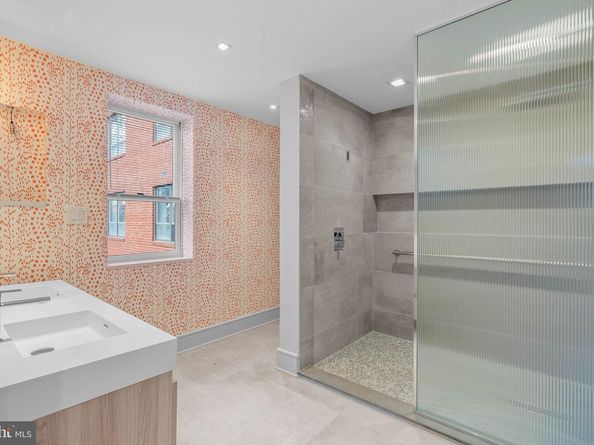 101 Cheswold Lane 2F, Haverford PA 19041