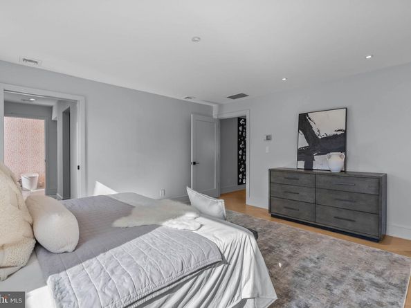 101 Cheswold Lane 2F, Haverford PA 19041