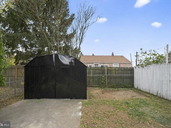 1810 Stanwood Street, Philadelphia PA 19152