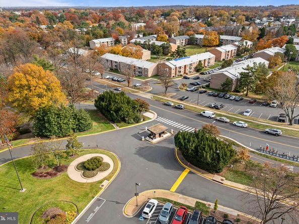 1800 Old Meadow Road 1412, Mclean VA 22102